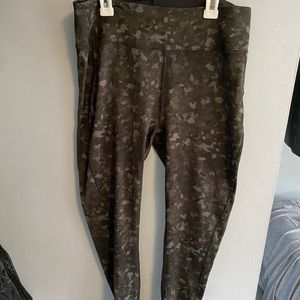 Uniqlo leggings patterned